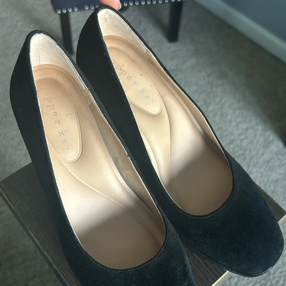 Copper key black heels 6